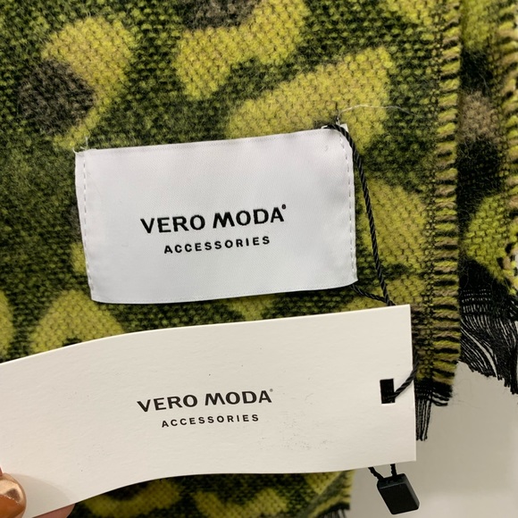 NWT- Vero Moda leopard print long scarf in tan/neon green accents - Picture 3 of 5